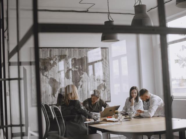 AI Agents in Hedge Fund Operations: Practical Use, Real Risks, and Governance 